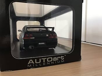 オートアート1/18　スカイライン　GT-R 　チューンド　バージョン　ブラック Amazon | AUTOart 1/18 日産 スカイライン GT-R (KPGC10